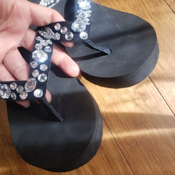 Bla k Rhinestone Embellished Flip Flops - Picture 4 of 8